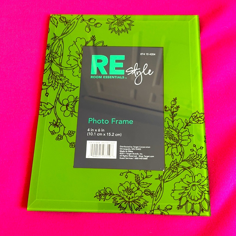 Beautiful Green Flowered Picture Frame 🖼